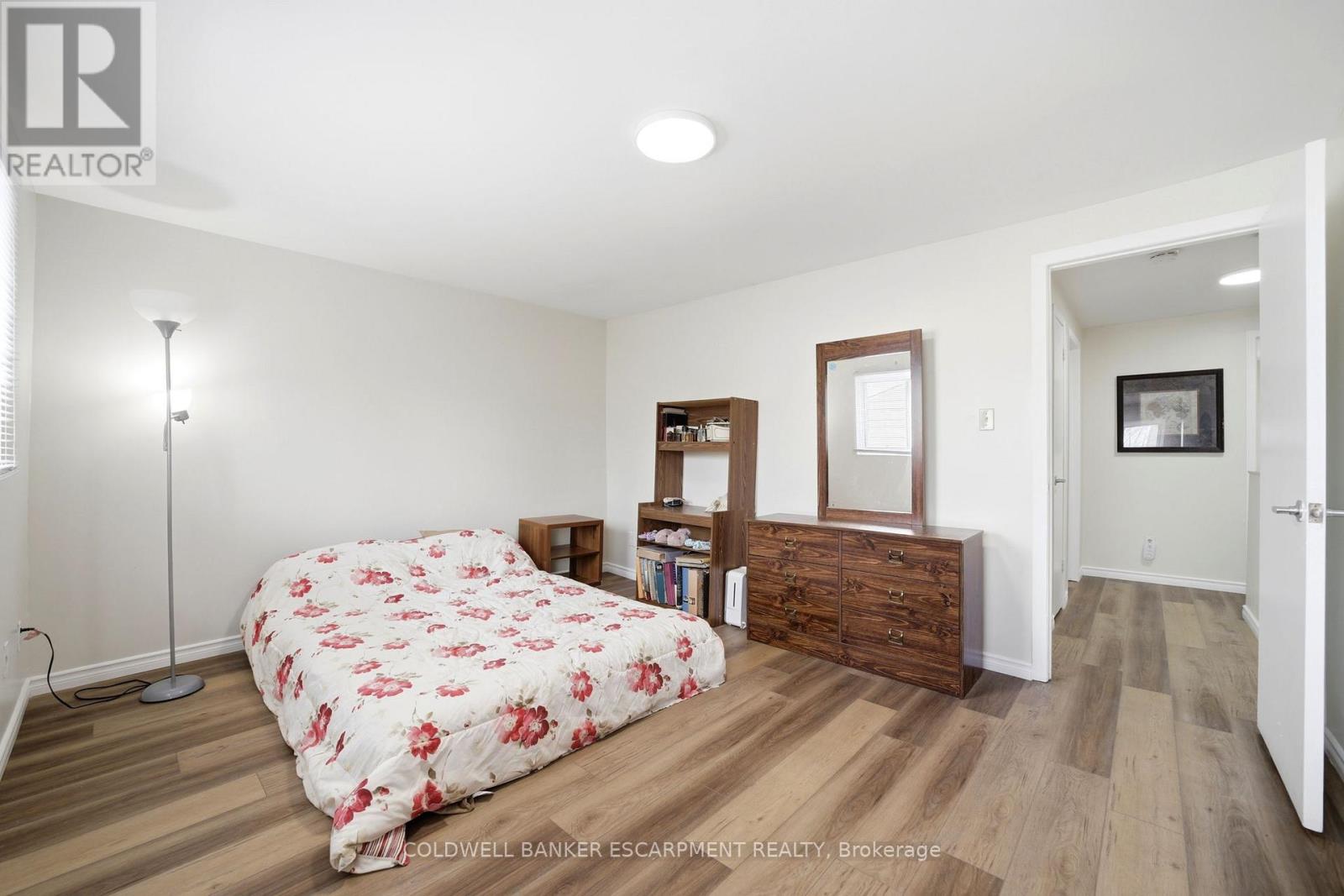 24 LINCOLN COURT E - 24