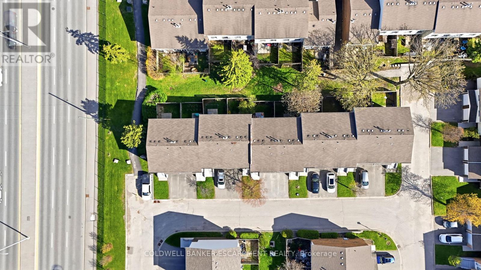 24 LINCOLN COURT E - 42