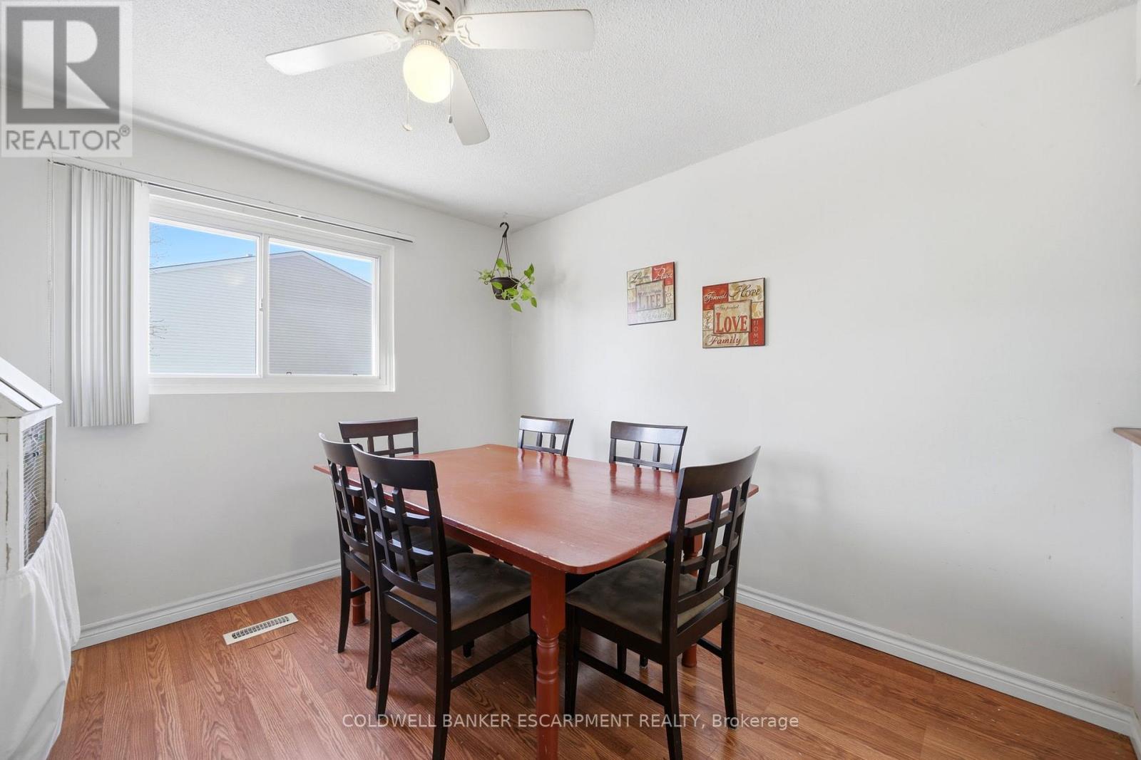 24 LINCOLN COURT E - 15