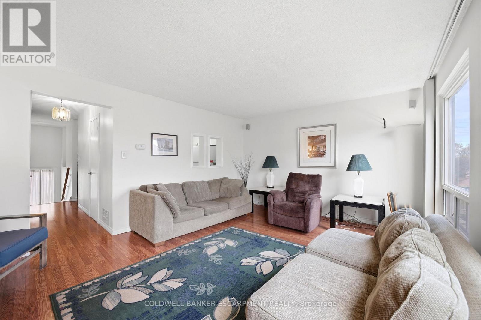 24 LINCOLN COURT E - 8