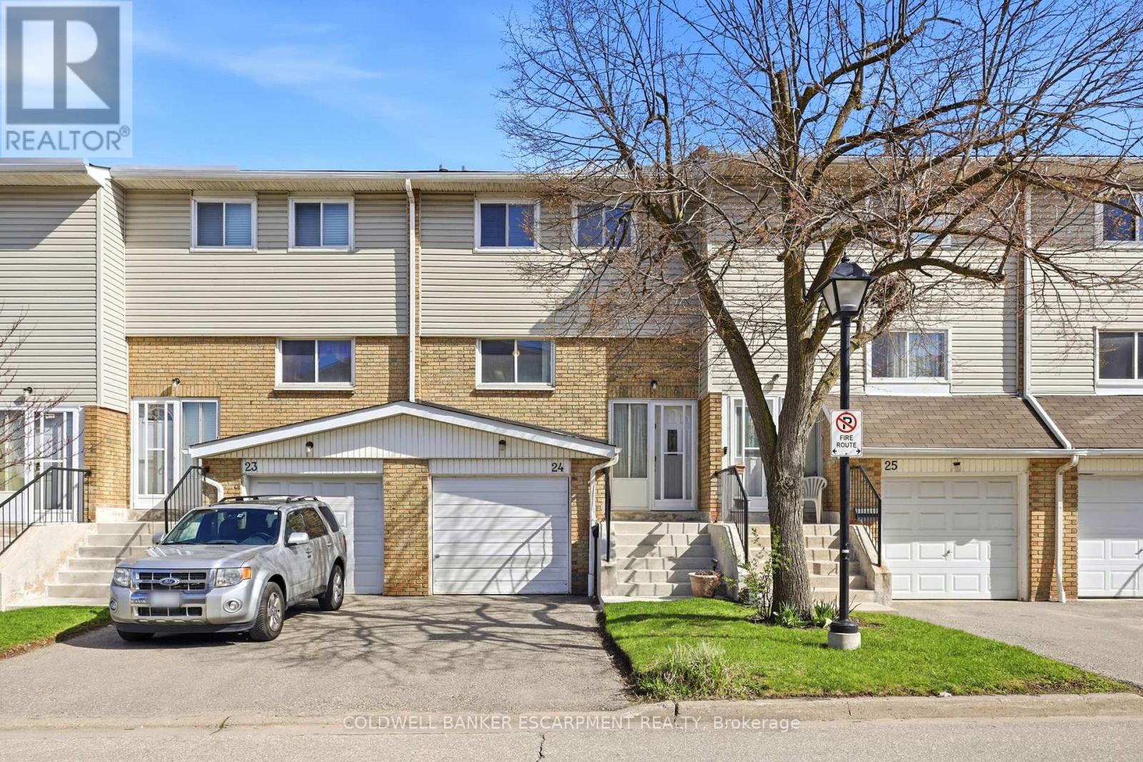 24 LINCOLN COURT E - 2