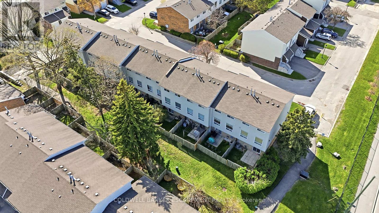24 LINCOLN COURT E - 41