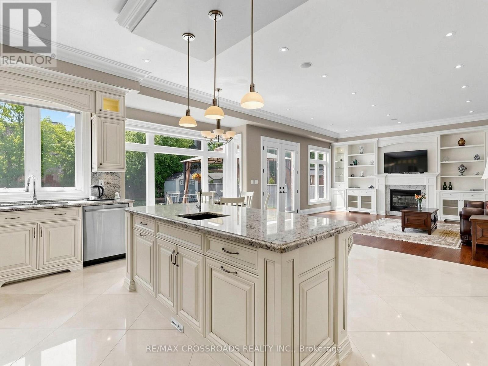 351 PATRICIA AVENUE - 10