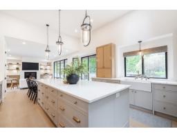 2318 Chantrell Park Drive, Surrey, BC V4A9W8 Photo 14