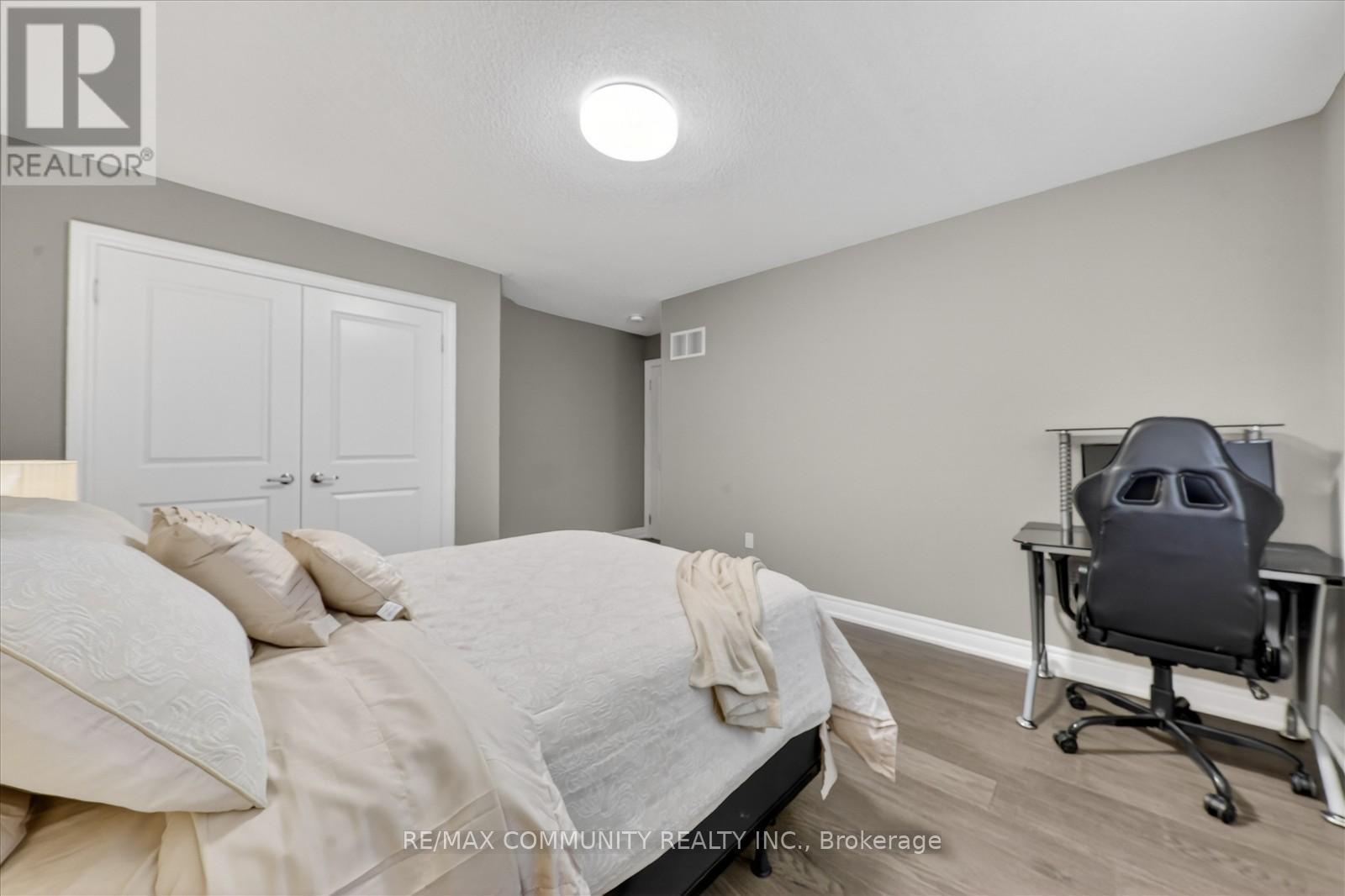 46 WAMSLEY CRESCENT - 31
