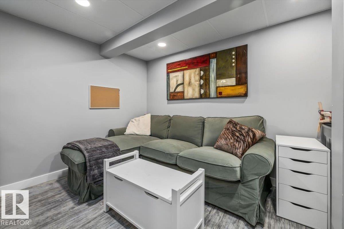 8523 143 ST NW - 37