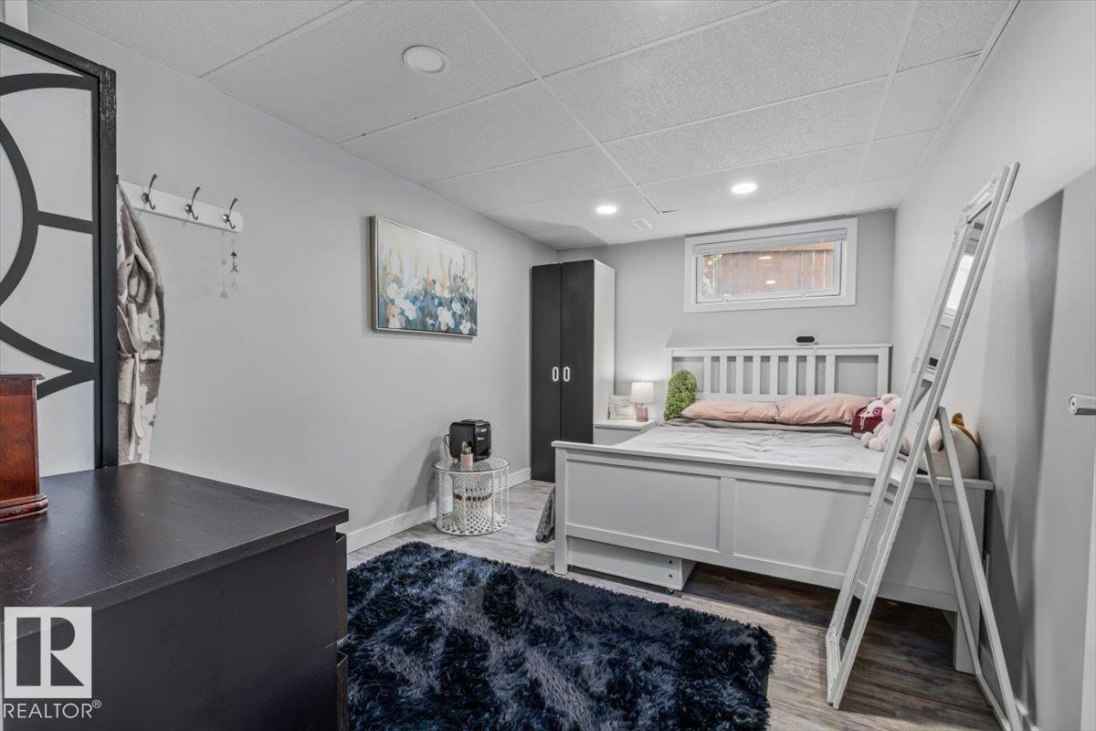 8523 143 ST NW - 35
