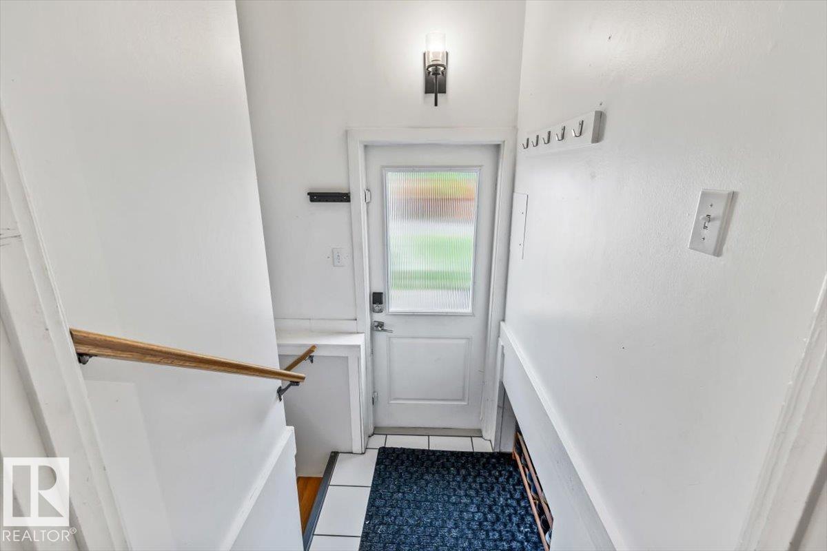 8523 143 ST NW - 26