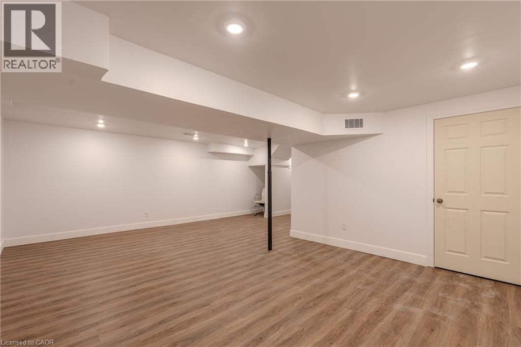 582 STONEHENGE Drive - 18