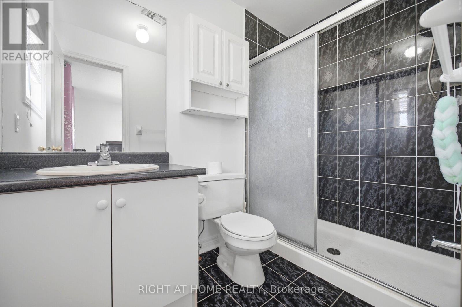 8 RICHELIEU COURT - 11