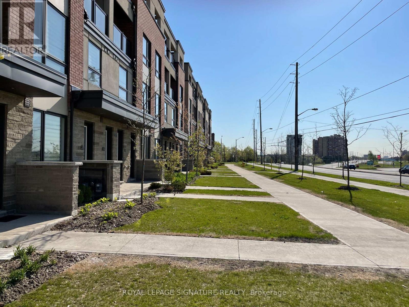 #11 20 WOODSTREAM DRIVE - 34