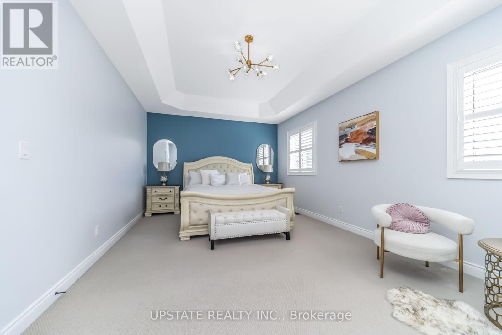 23 SPAIN CRESCENT - 23