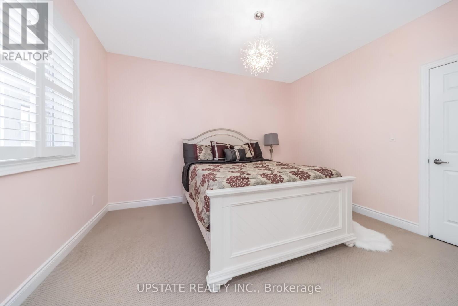 23 SPAIN CRESCENT - 28