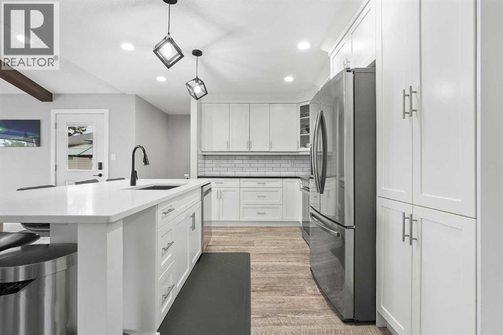 613 33 Street S - 12