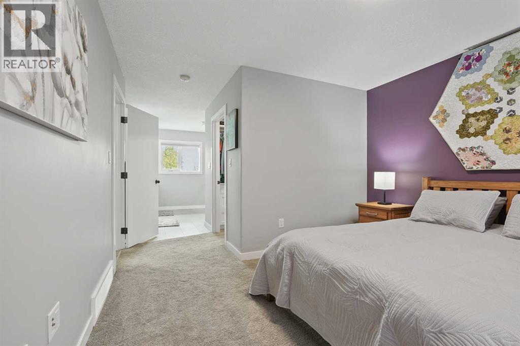 613 33 Street S - 21