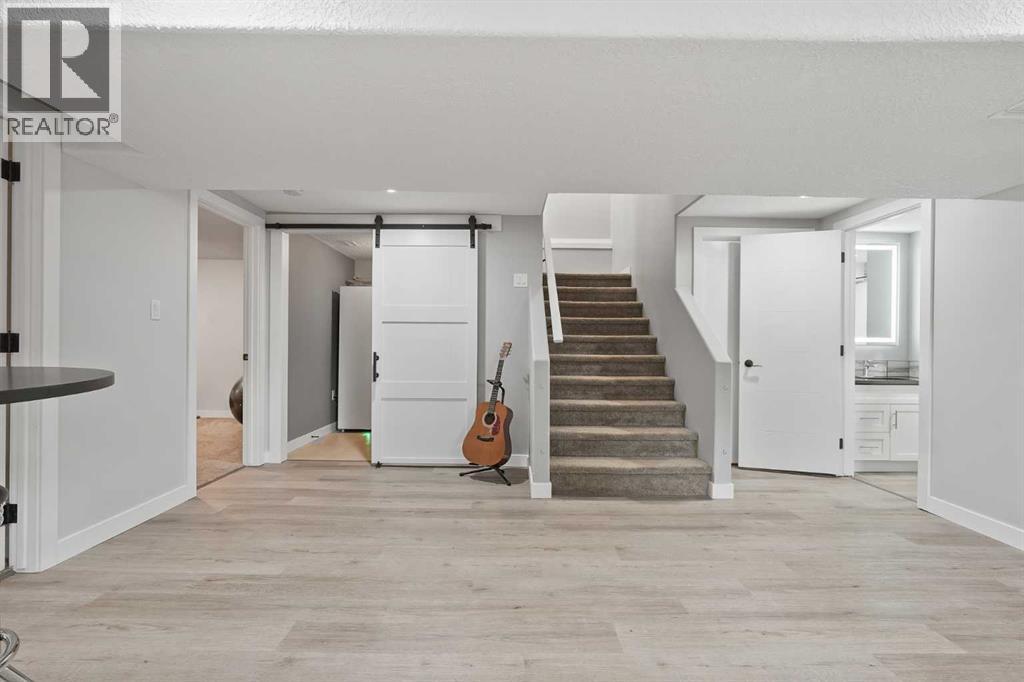 613 33 Street S - 32