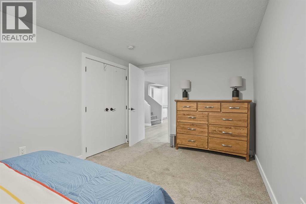 613 33 Street S - 36