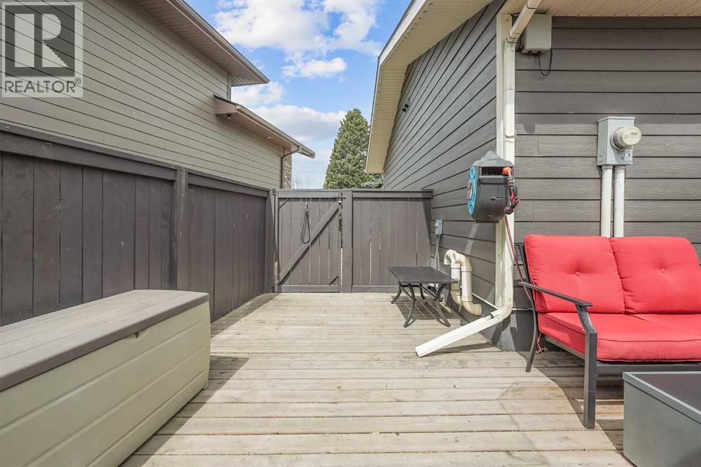 613 33 Street S - 42