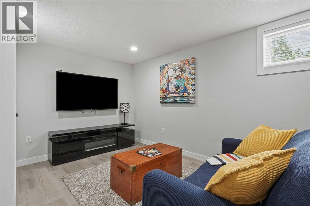 613 33 Street S - 34