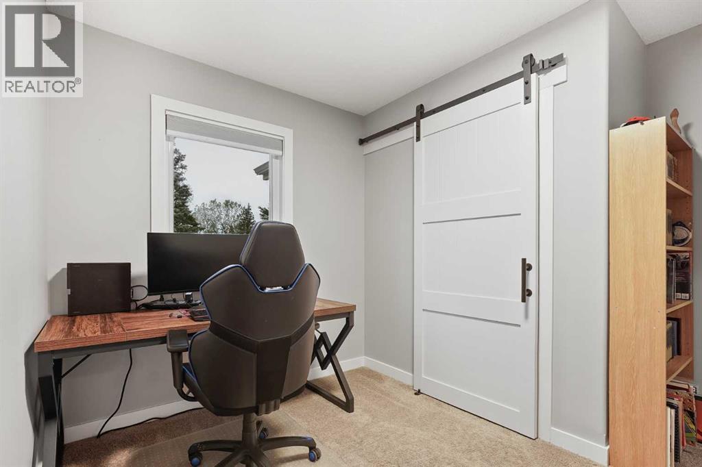 613 33 Street S - 28