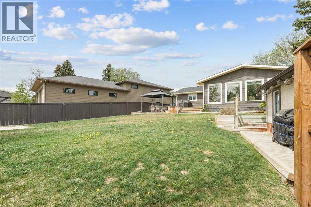 613 33 Street S - 46