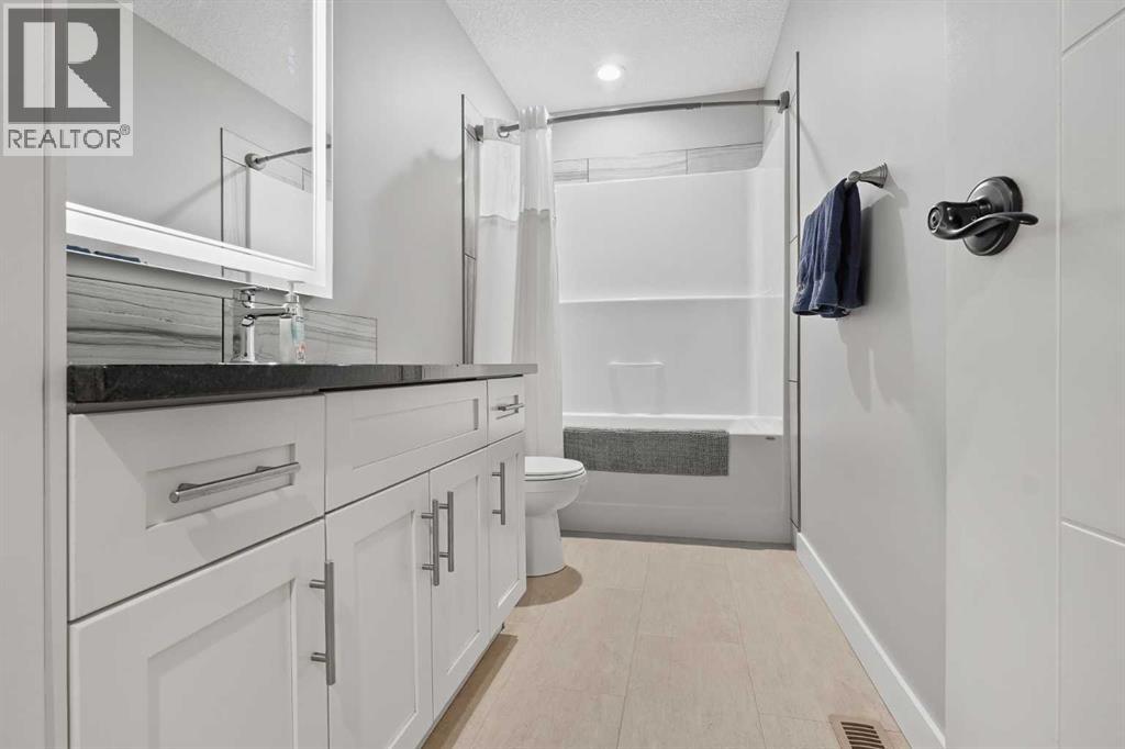 613 33 Street S - 26