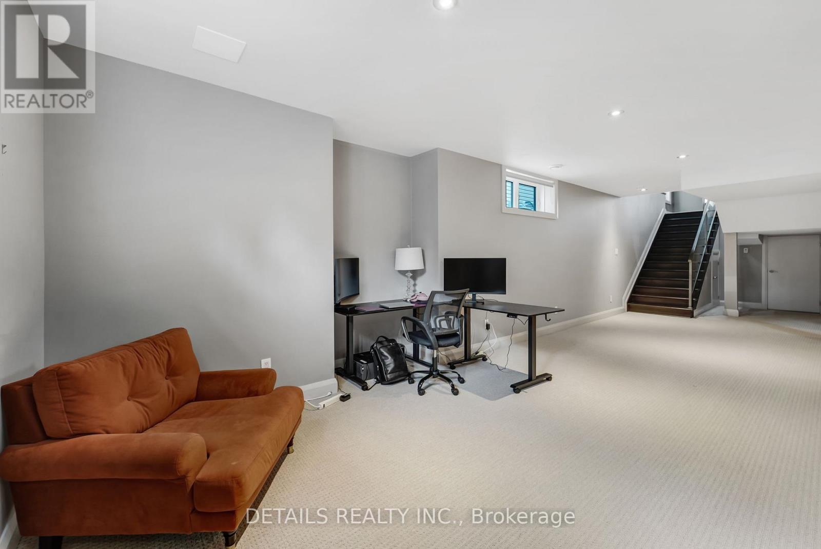 71 ELEANOR DRIVE - 38