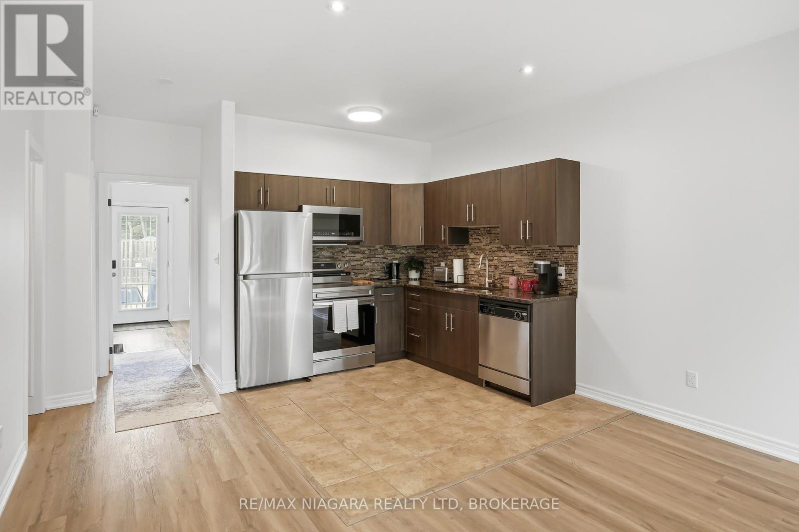 #104 6045 DUNN STREET - 11