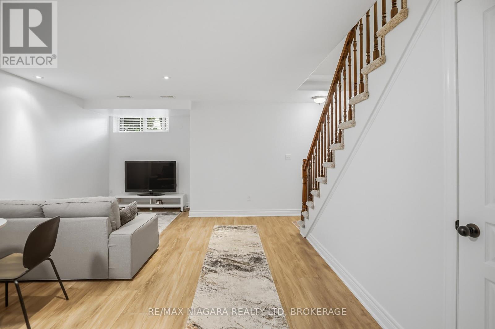 #104 6045 DUNN STREET - 16
