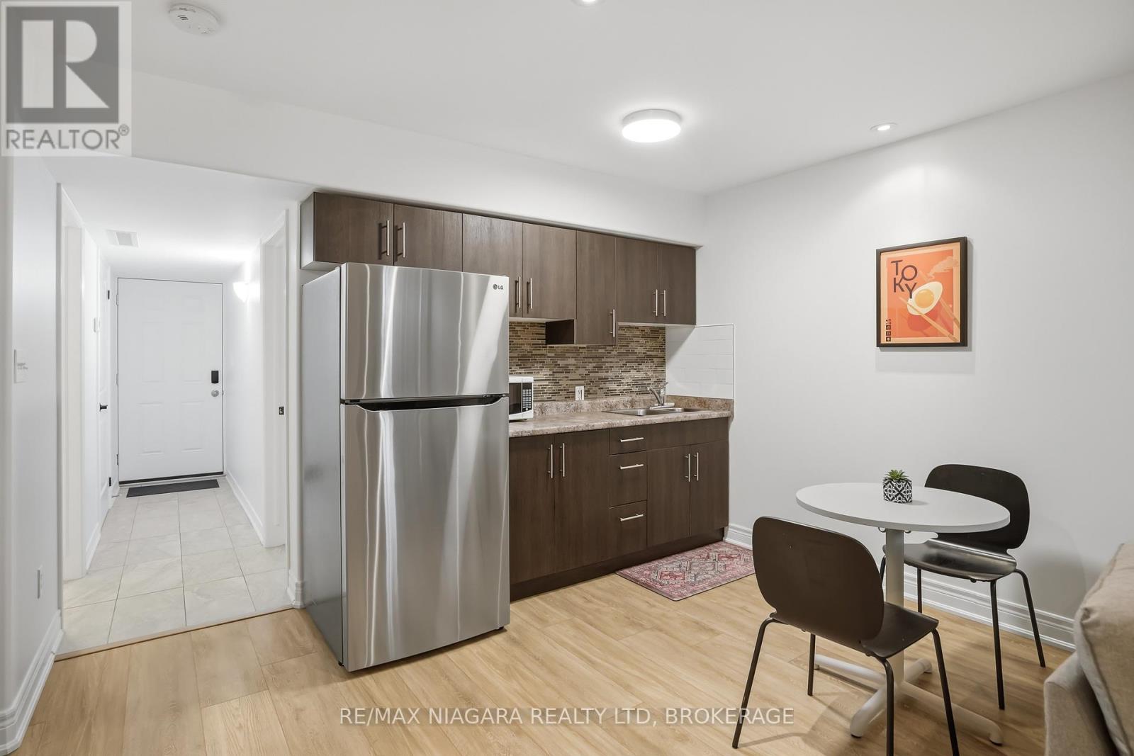 #104 6045 DUNN STREET - 18