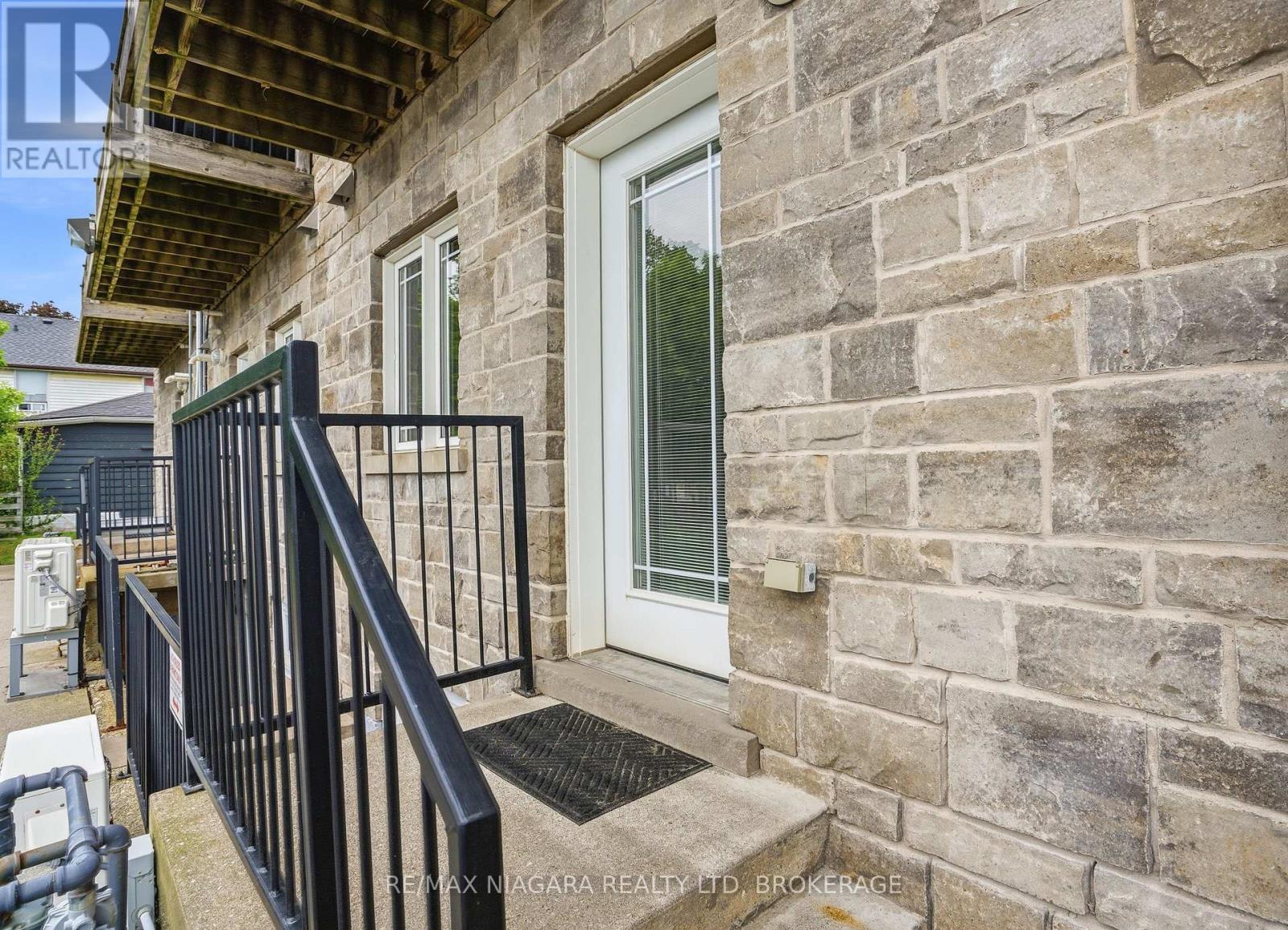 #104 6045 DUNN STREET - 28