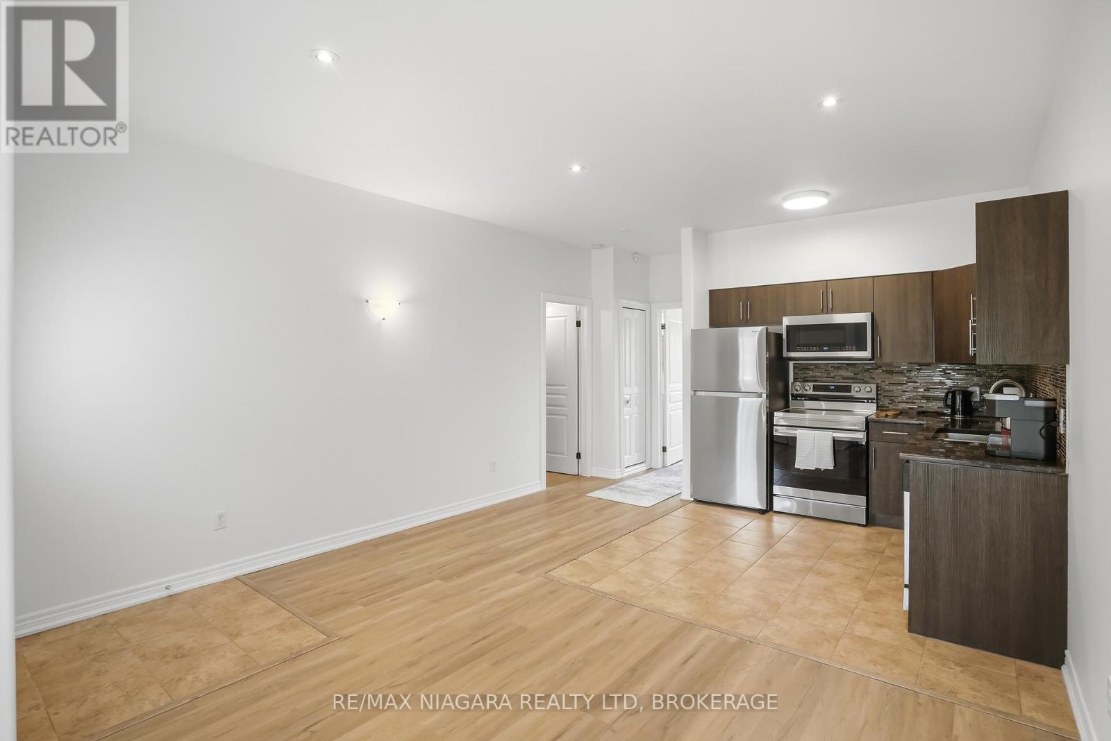#104 6045 DUNN STREET - 5