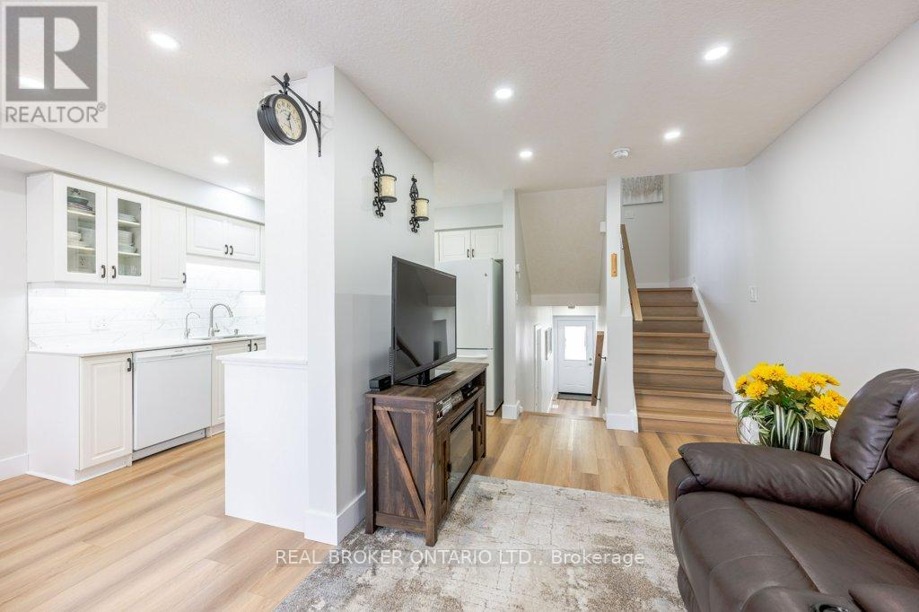 #2 185 HIGHLAND CRESCENT - 12
