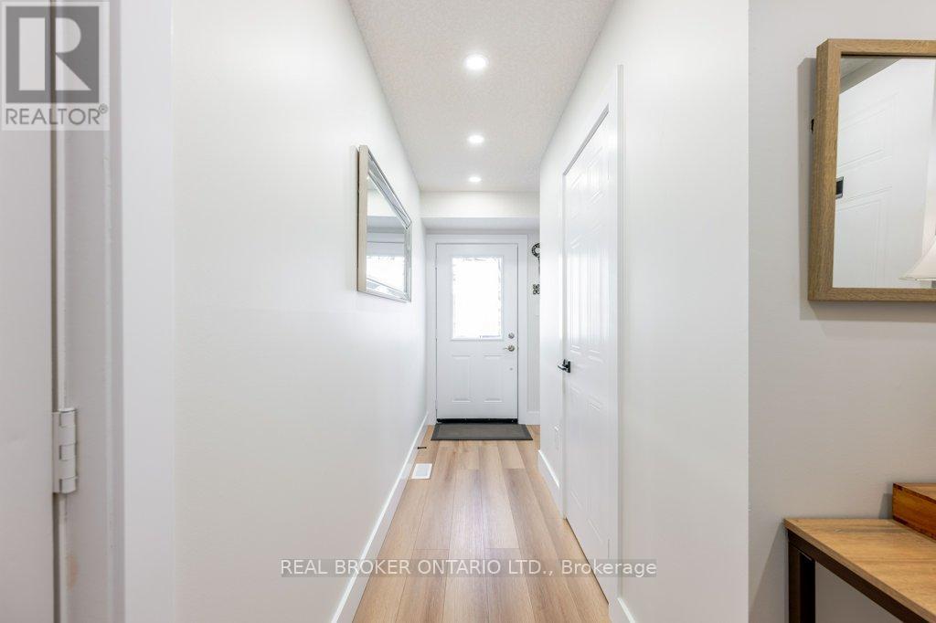 #2 185 HIGHLAND CRESCENT - 3