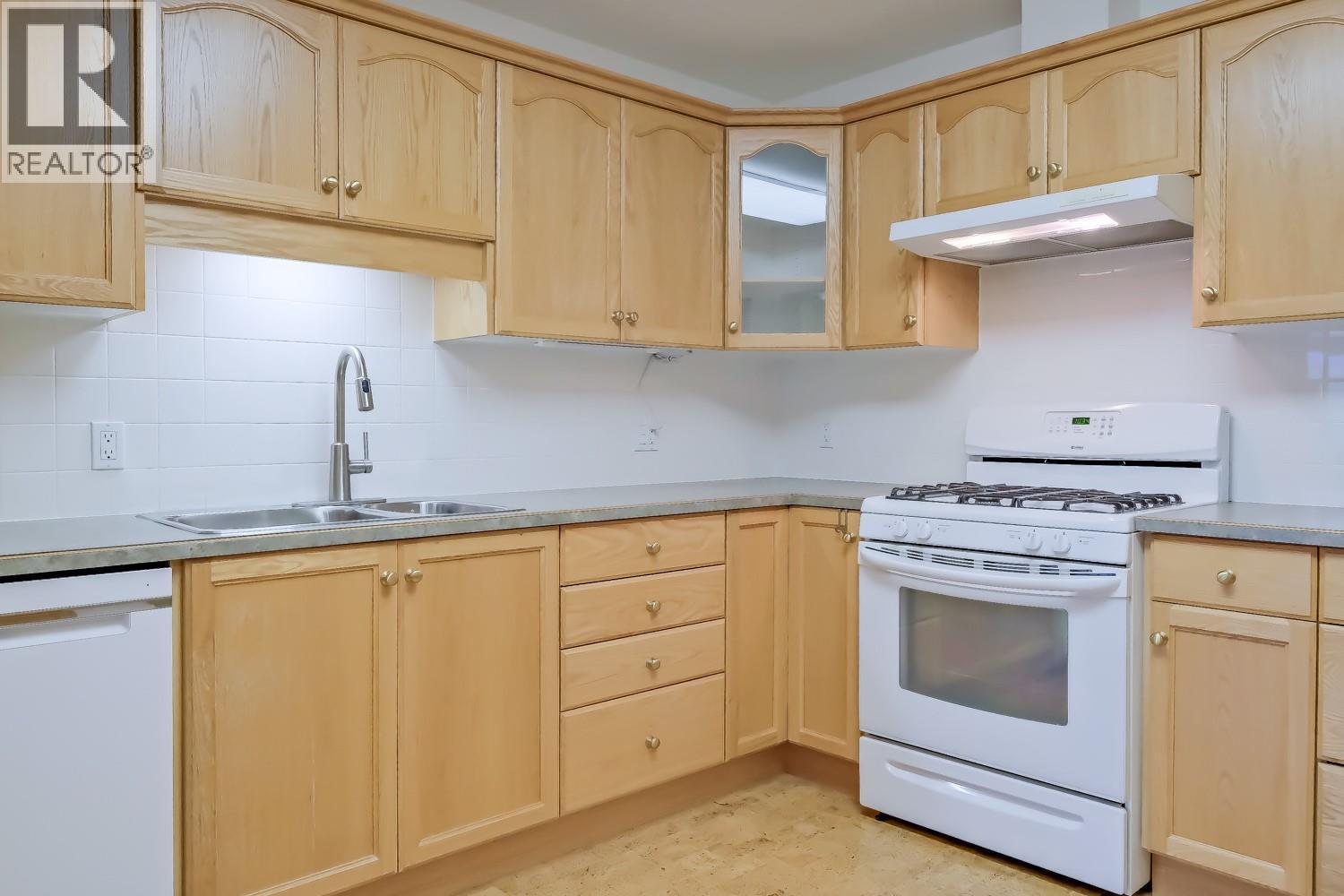 #705 2285 ATKINSON Street - 7