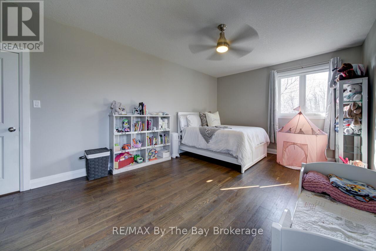 39 GILPIN CRESCENT - 26