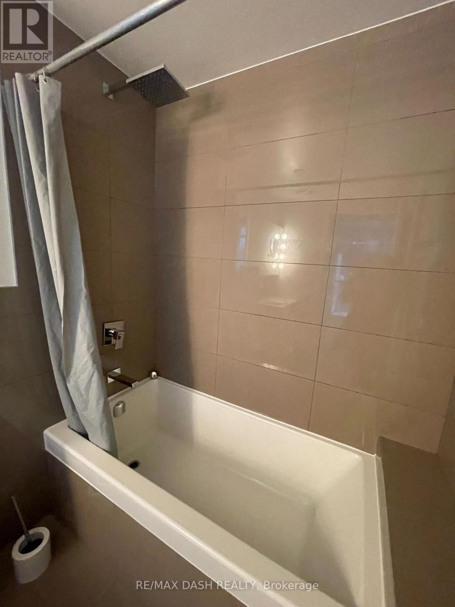 #4811 45 CHARLES STREET E - 10