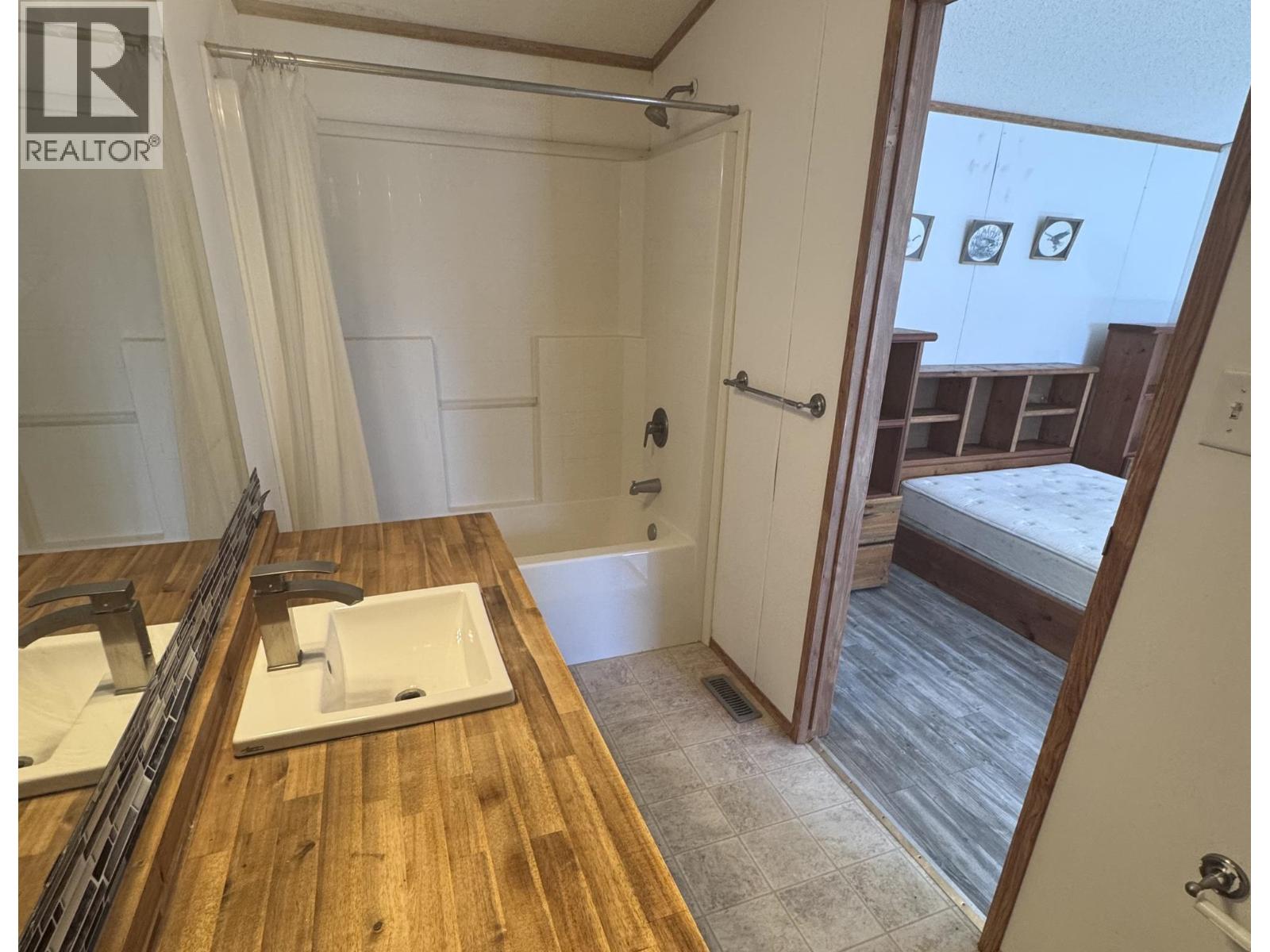 10223 W PINE AVENUE - 10