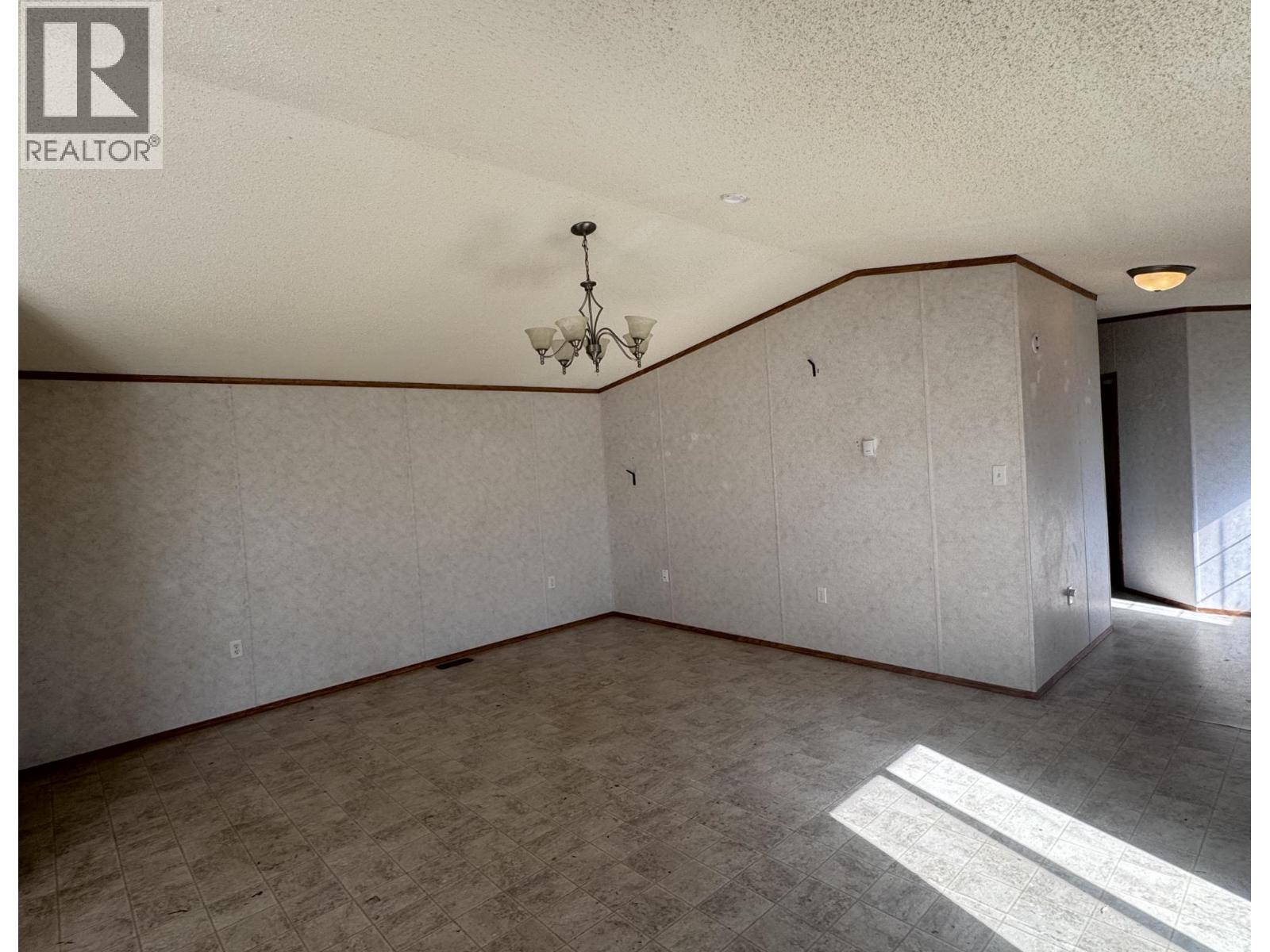 10223 W PINE AVENUE - 6