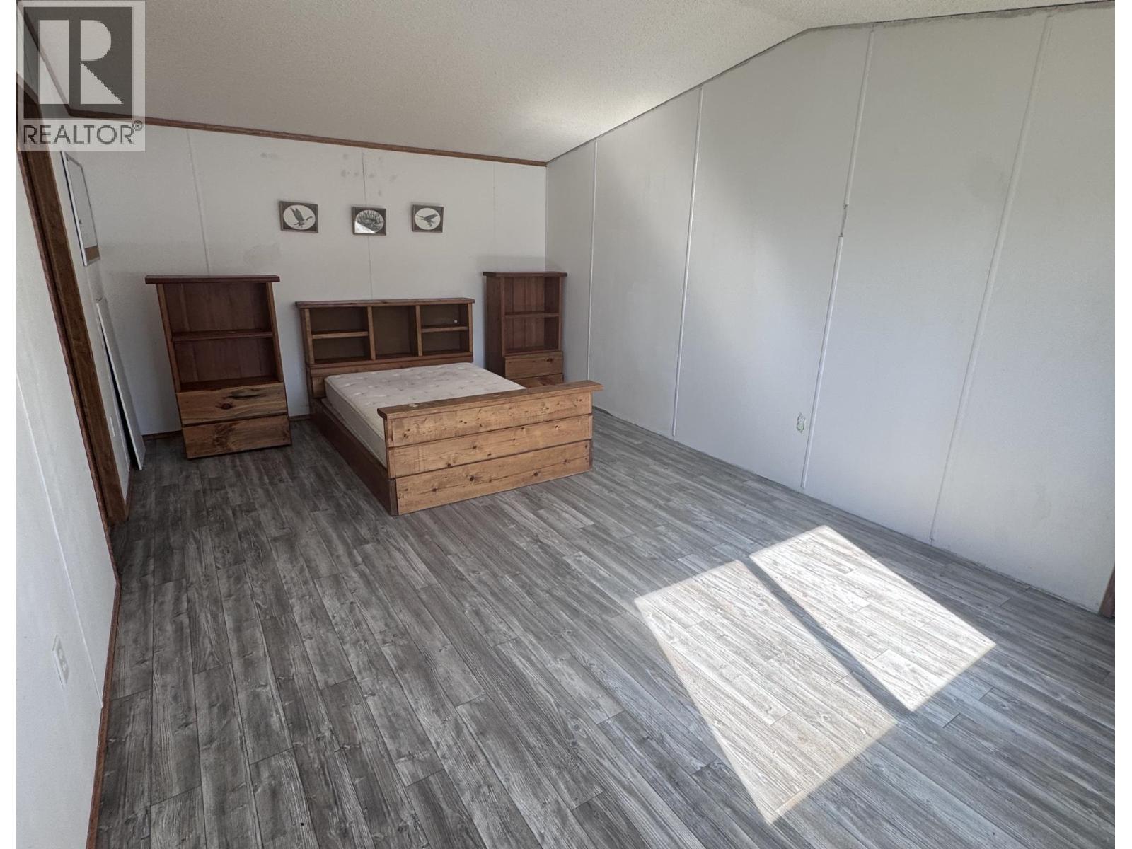 10223 W PINE AVENUE - 9