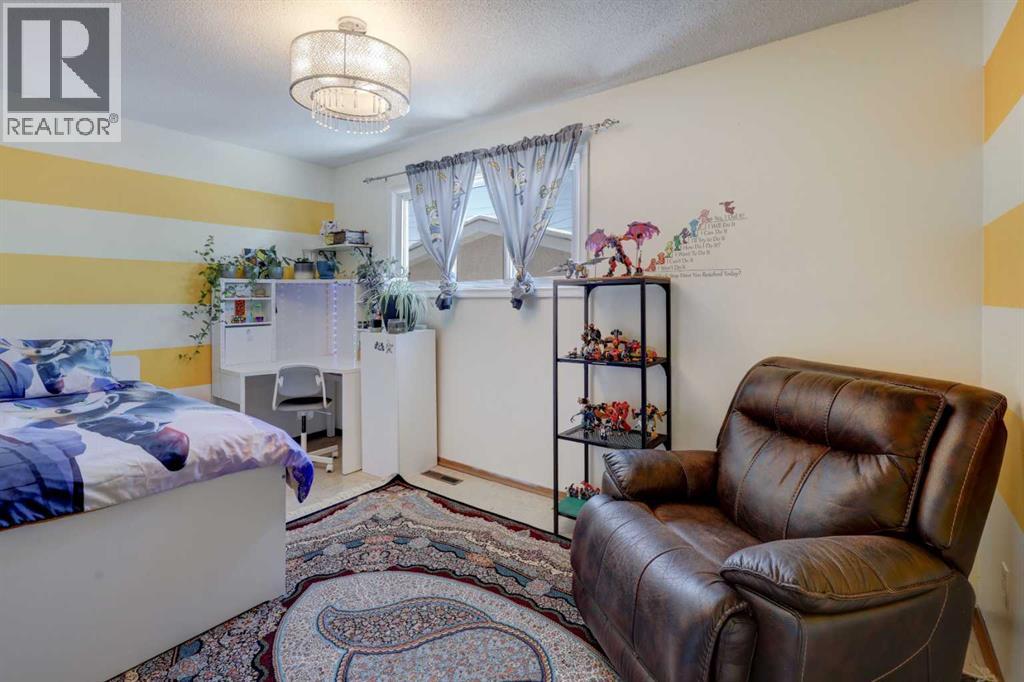 4721 Edmonton Trail NE - 14