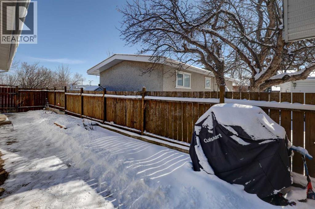 4721 Edmonton Trail NE - 28