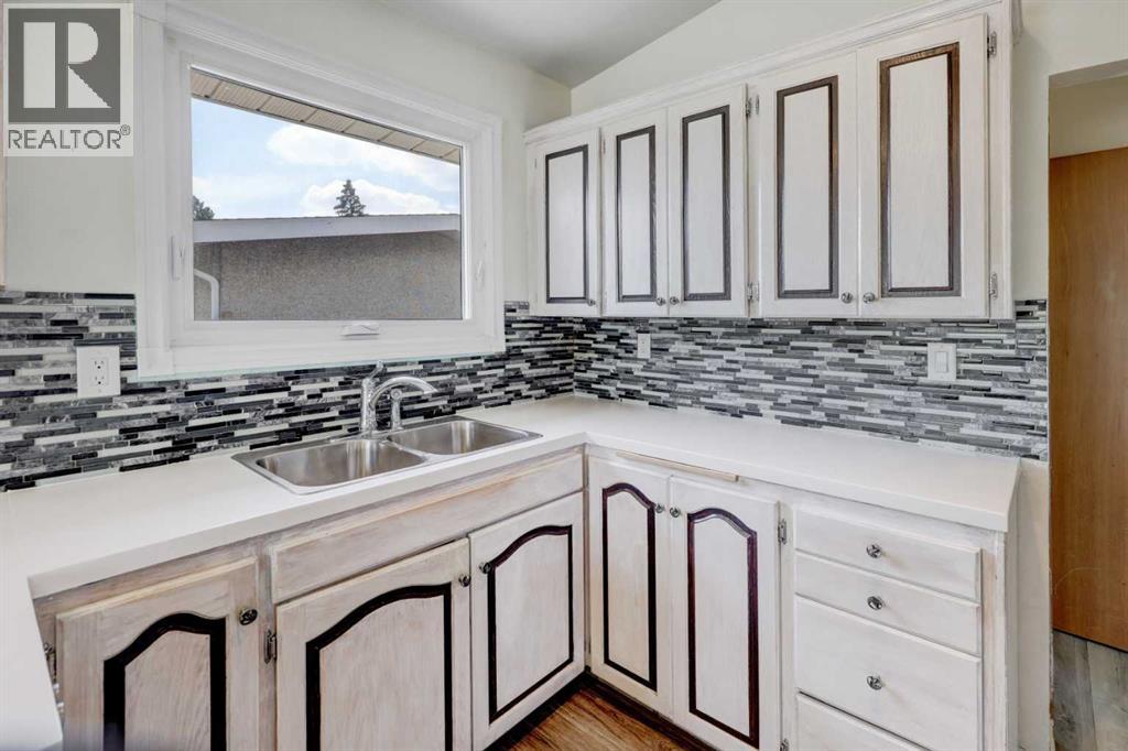 4721 Edmonton Trail NE - 8