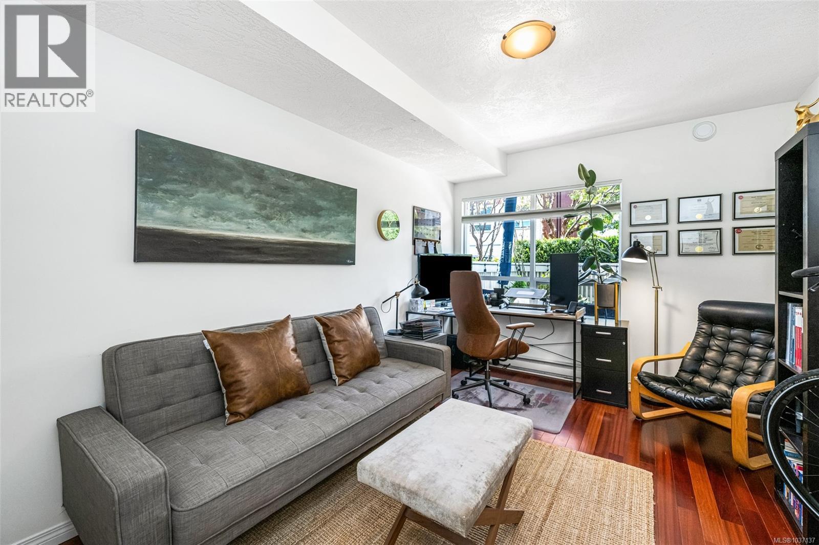 #109 380 Waterfront Cres - 16