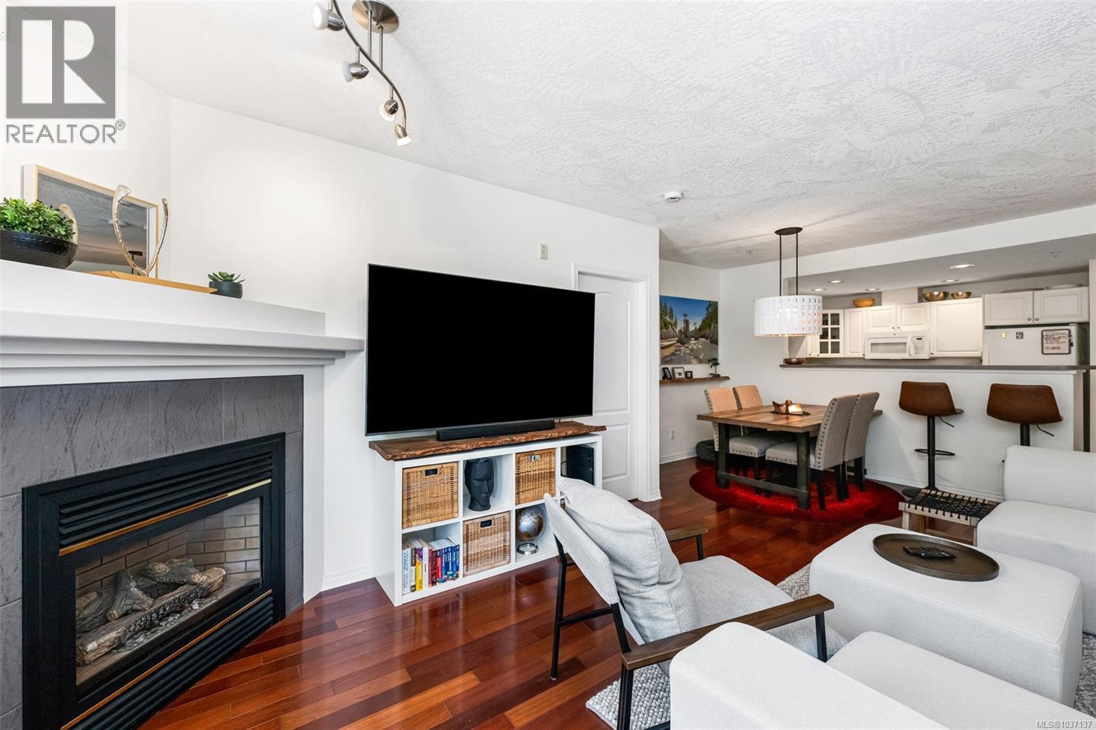 #109 380 Waterfront Cres - 6