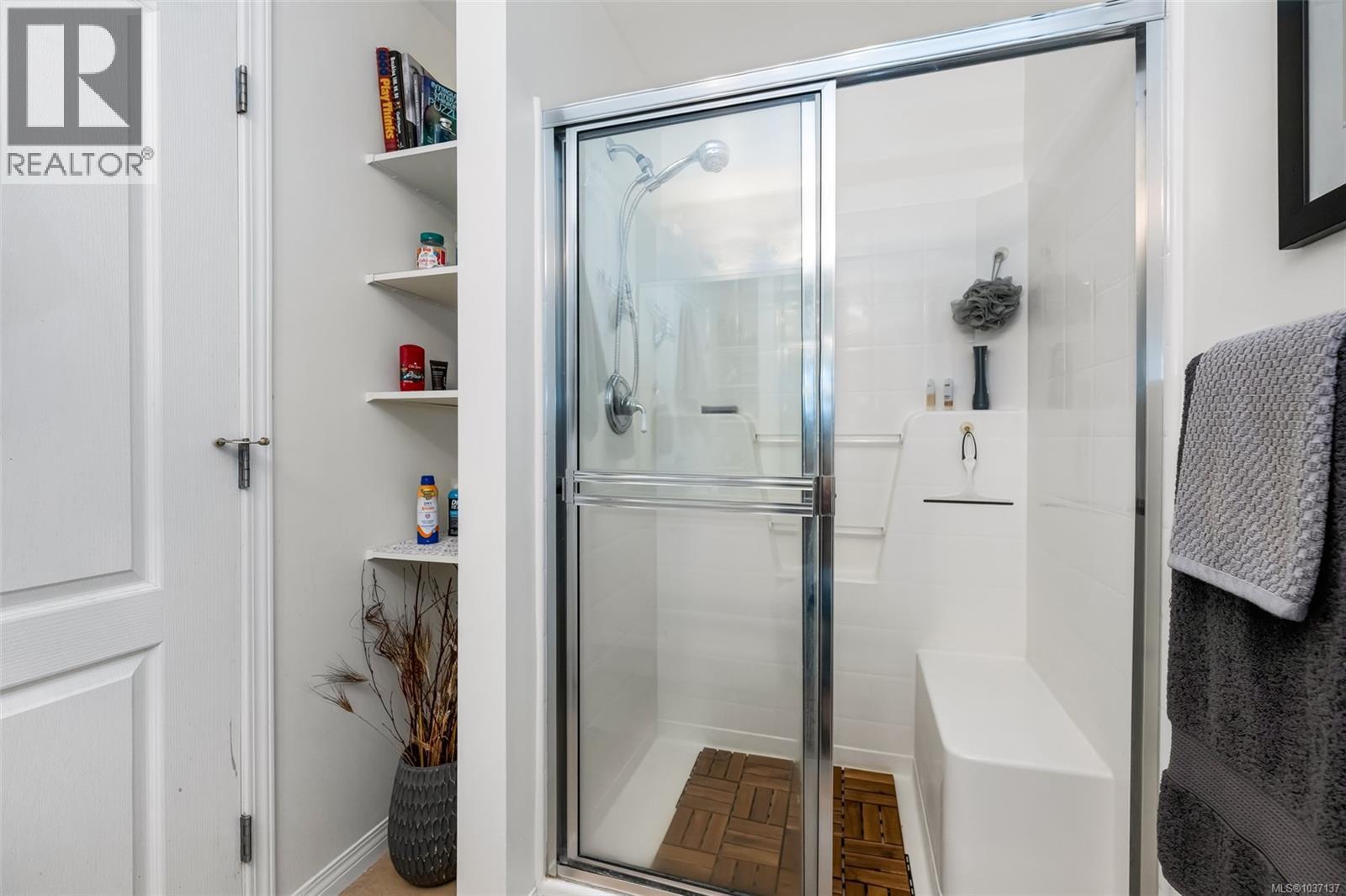 #109 380 Waterfront Cres - 14