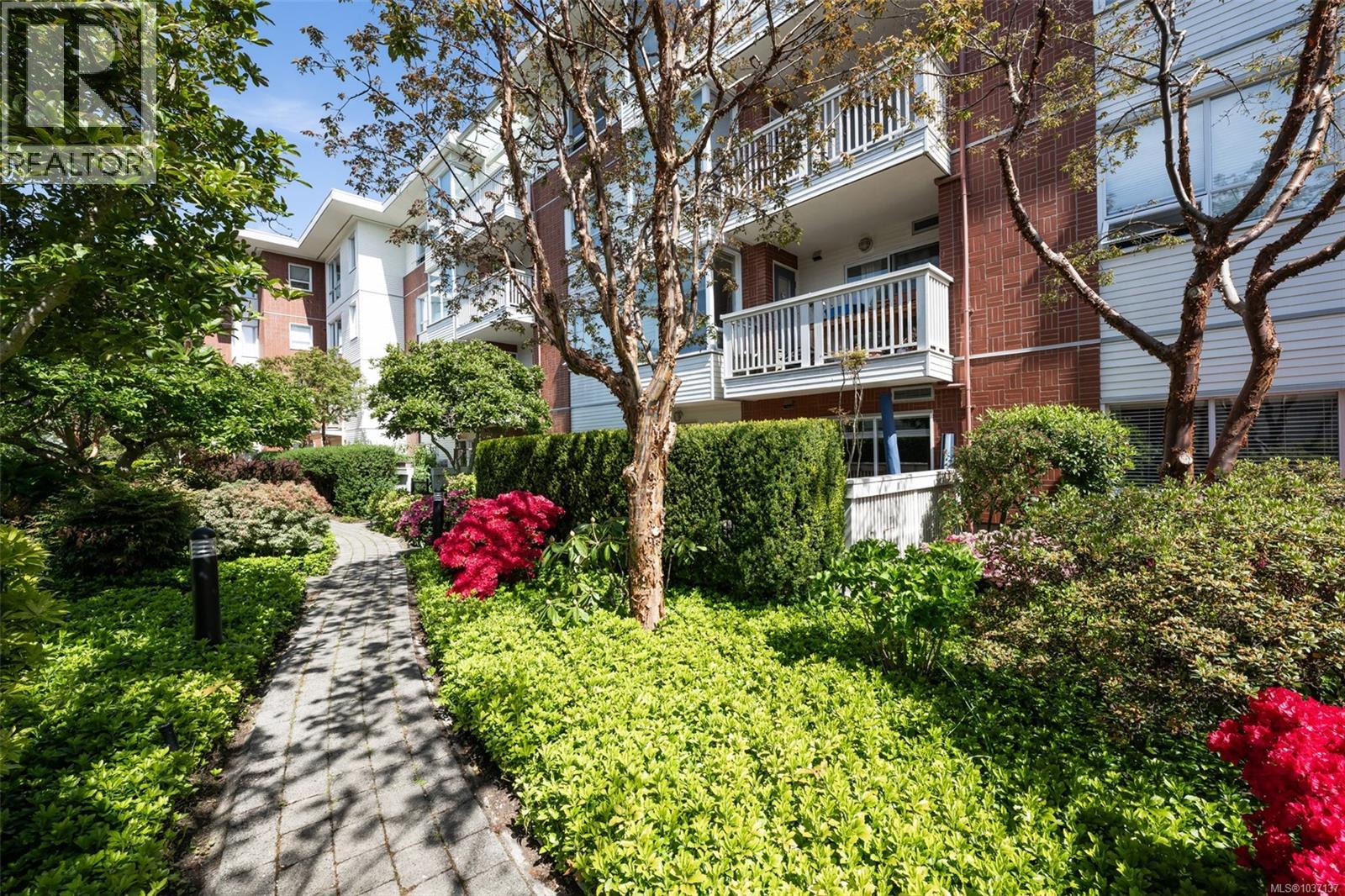 #109 380 Waterfront Cres - 37