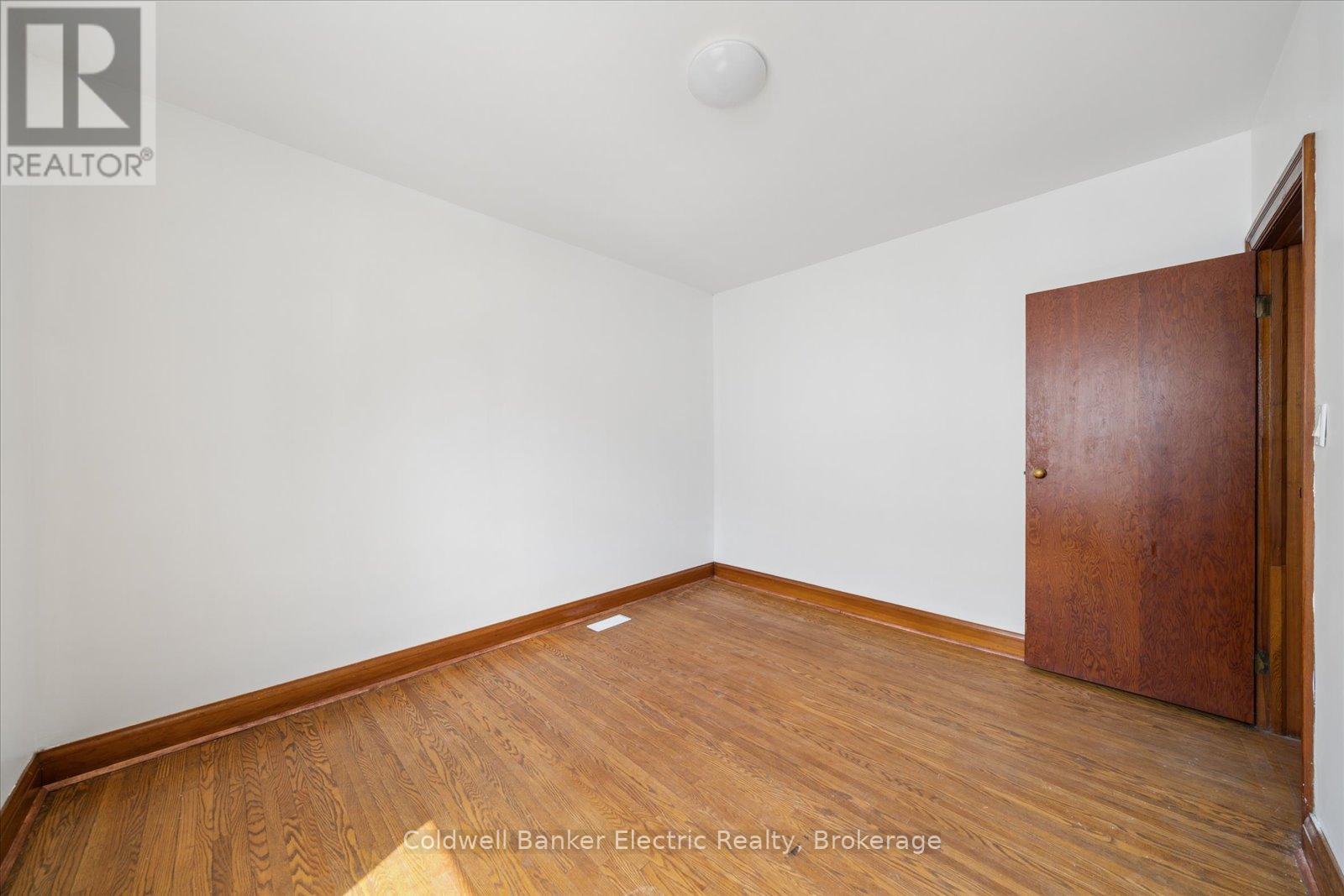 84 WARE STREET - 28