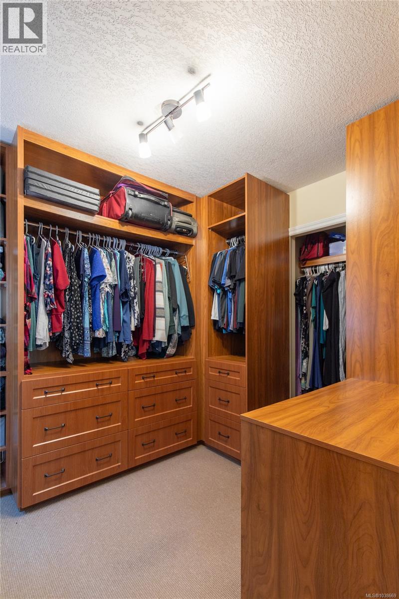 2956 Ridgeway Rd - 34