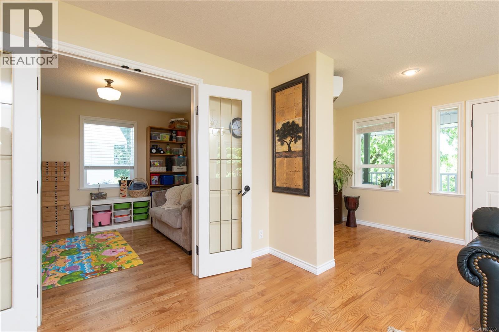 2956 Ridgeway Rd - 8
